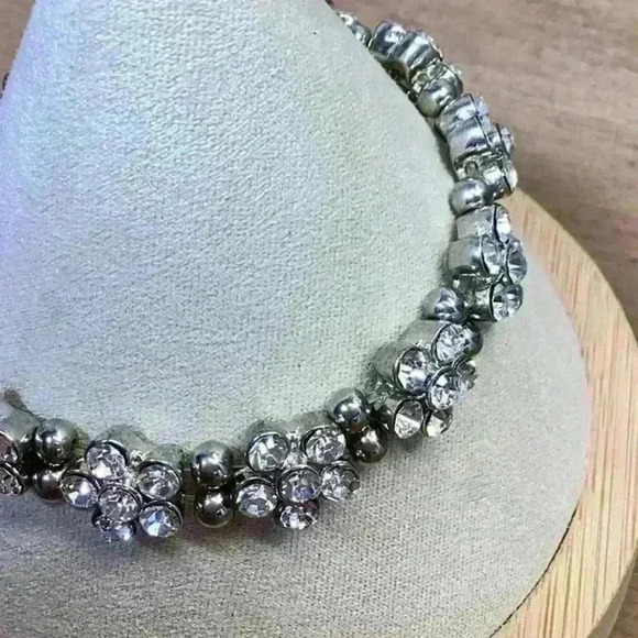 Silver and Rhinestone Flower Bracelet Vintage - Picture 3 of 3